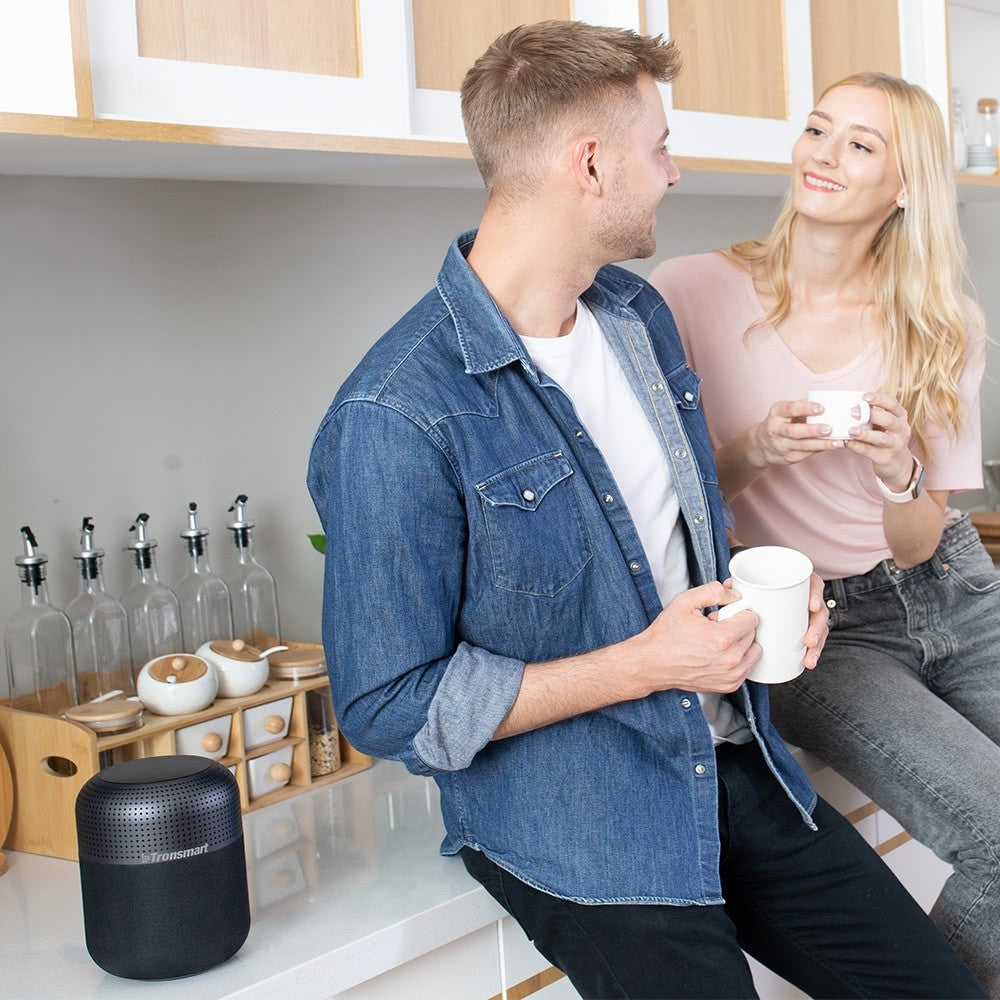 Element T6 Max SoundPulse® - 60 Watt - Son surround à 360 degrés - Portée sans fil : 10 m -  20 heures  d'autonomie- Connexion NFC- Entrée auxiliaire et sans fil- Microphone  Intégré