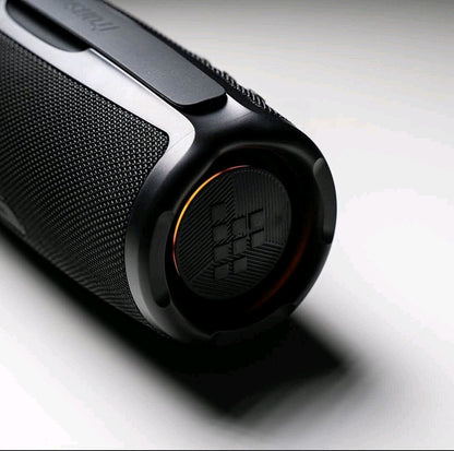 Tronsmart Mirtune S100 - 50 Watt - 20 heures d'autonomie - Étanchéité IPX7 - Poignée rétractable- Poids du produit  1,36 kg - application pour un son qui vous ressemble