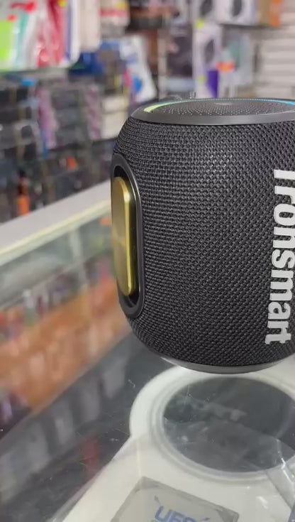 Tronsmart T8 mini  Enceinte d'extérieur portable - 16 Watt- Son équilibré à 360° - 20 heures d'autonomie de batterie -  microphone intégré - étanchéité IPX7 - couplage TWS -