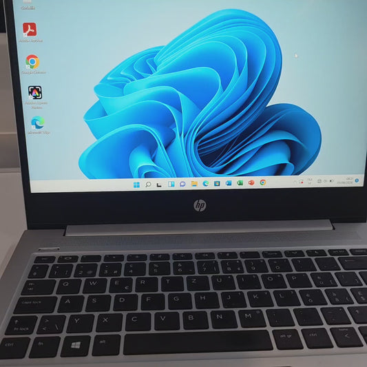 Hp  Probook 430 G6 - 8th Génération Core I5 - 8ieme generation - 8GB RAM- 256 ROM - Ordinateur quasi neuf , très propre, clavier d'origine , avec chargeur dorigine venu d'Europe